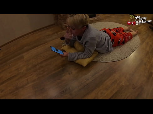 ❤️ בלונדינית מטורפת מוצצת זין ענק יונק ומקפיץ עליו - מין אנאלי סקס ב-iw.xxxshake.ru ❤